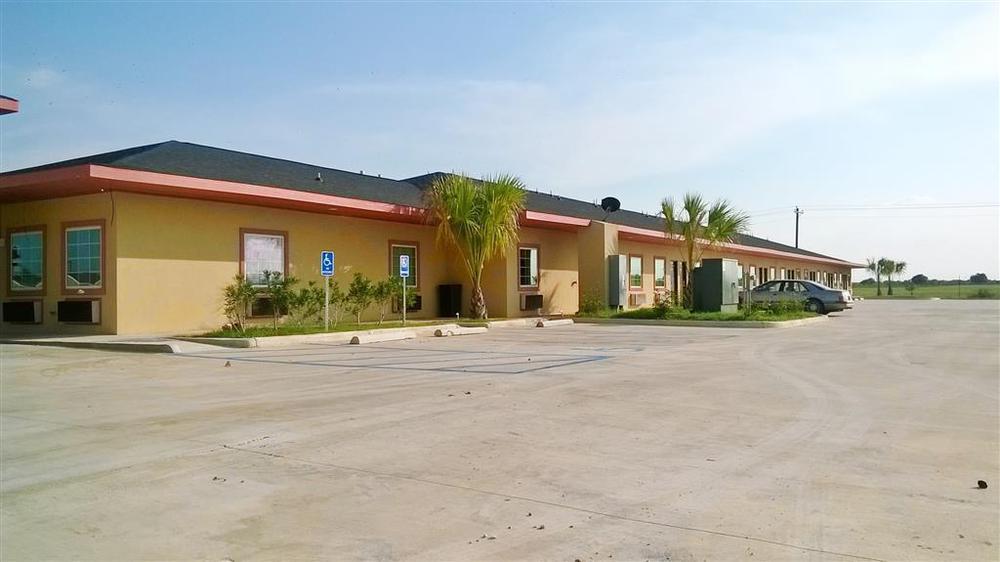 Dilley Rodeway Inn מראה חיצוני תמונה