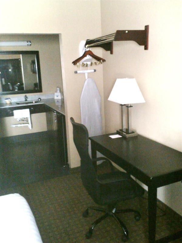 Dilley Rodeway Inn חדר תמונה